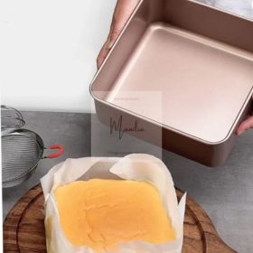   Négyzet alakú tortaforma tapadásmentes 17 cm több méret arany színű