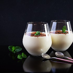 Kardamomos-vaníliás panna cotta